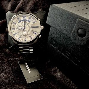 SALE‼️Diesel Men's DZ4477 Mega Chief Analog Display Quartz Silver Watch